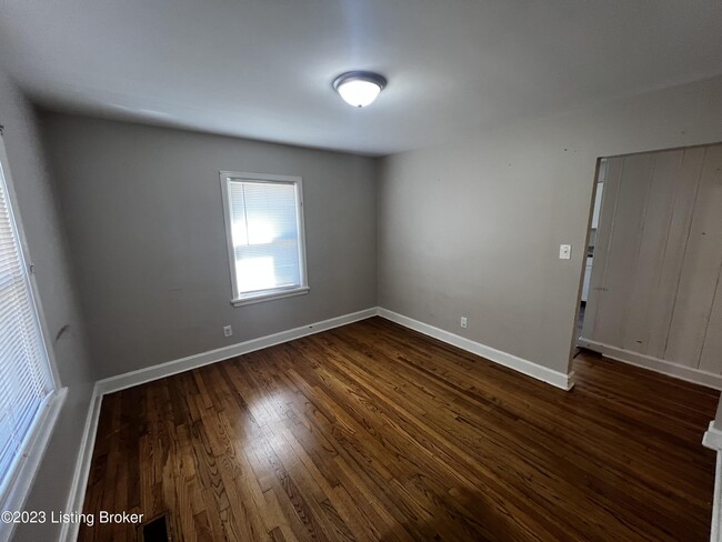 Photo - 1002 Meadow Hill Rd