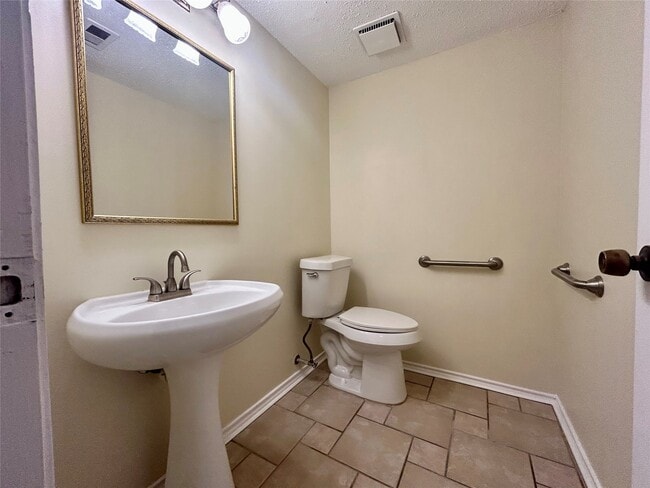 Photo - 2456 Country Club Dr