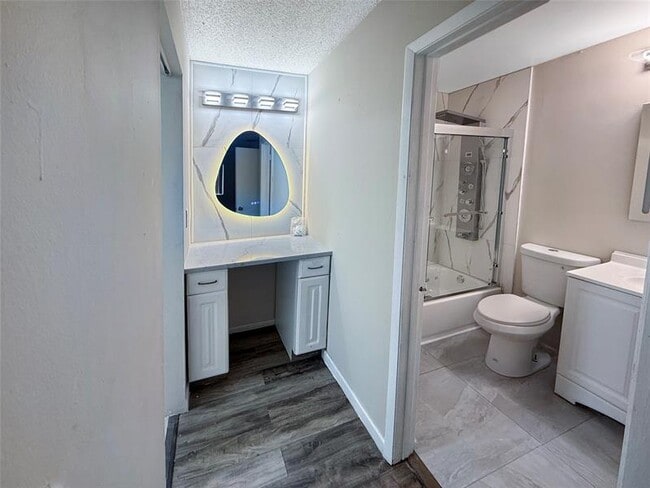 Building Photo - 5922 NW 21st St Unit 48E Rental