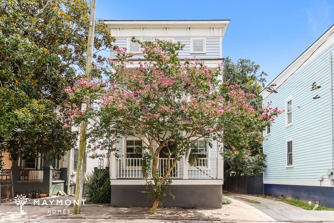 Building Photo - 5 E Hampstead Square Rental