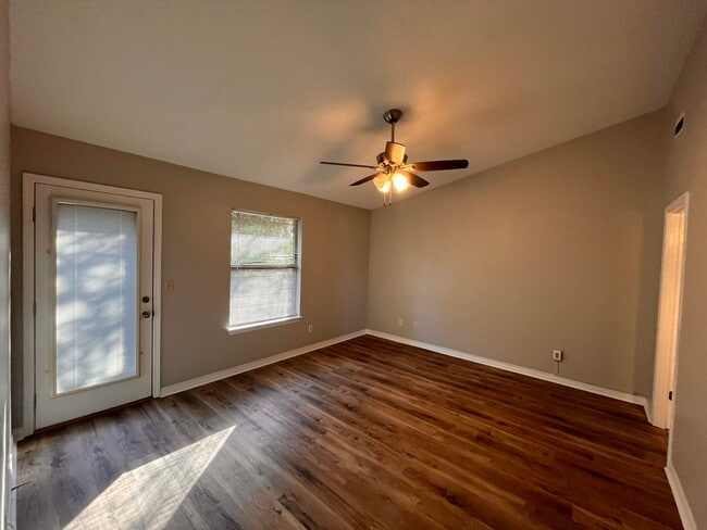 Photo - 310 Fairwood Dr