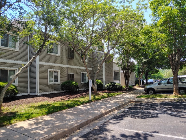 Building Photo - 600 Reusens Rd Rental
