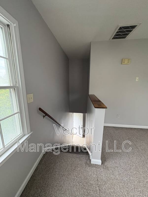 Photo - 2842 Dixwell Ave