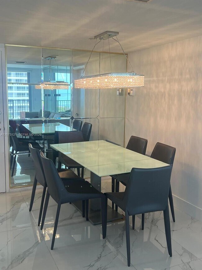 9273 Collins Ave Unidad 606