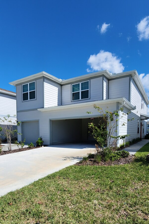 4758 Kissimmee - 4758 Kissimmee