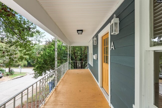 Photo - 907 Beaufort St