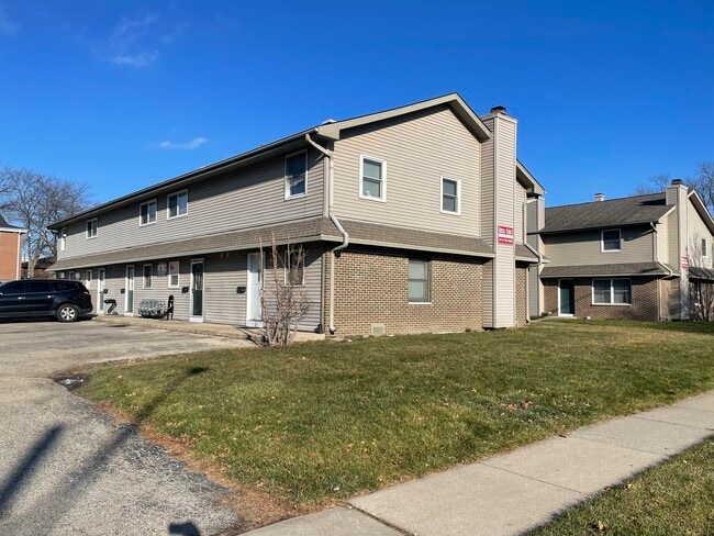 Photo - 827 W Hillcrest Dr
