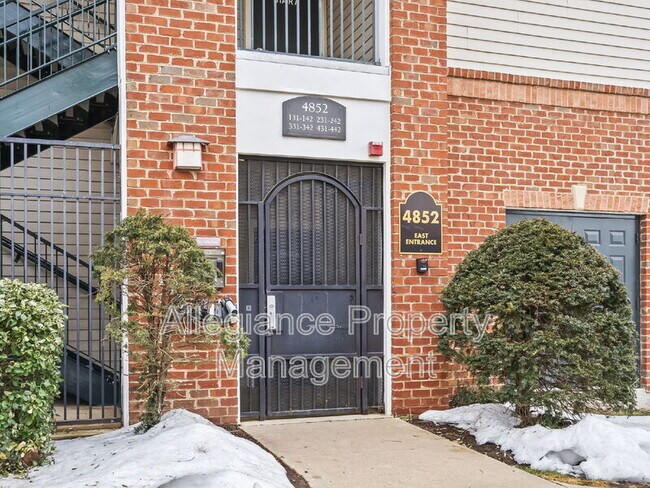 Photo - 4852 Eisenhower Ave