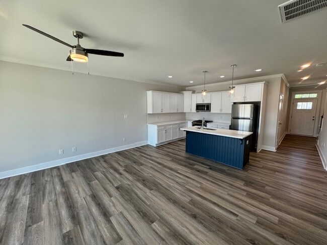Photo - Might as well be brand new townhome!