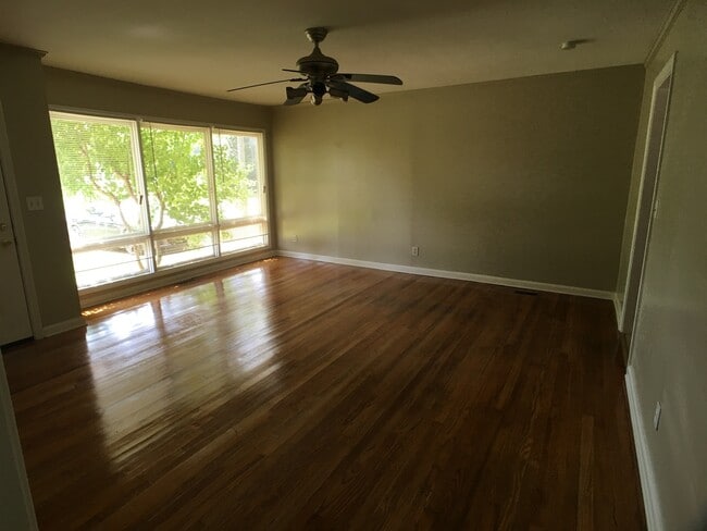Photo - 3014 3rd Ct E