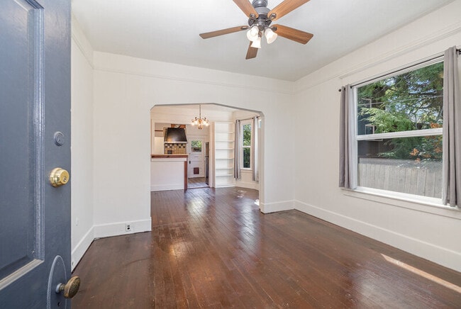 Photo - 4406 6th Ave NW