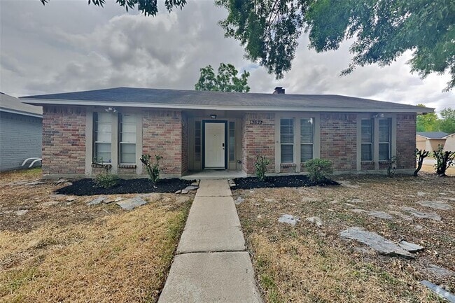 Building Photo - 13627 Montaigne Dr Rental