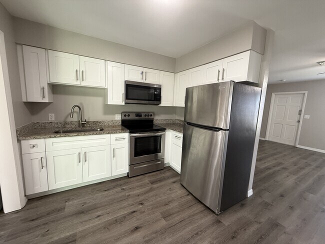 Photo - 518 Briarwood Rd