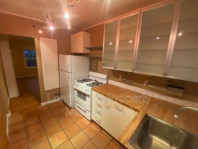 Photo - 5270 N Williams Ave