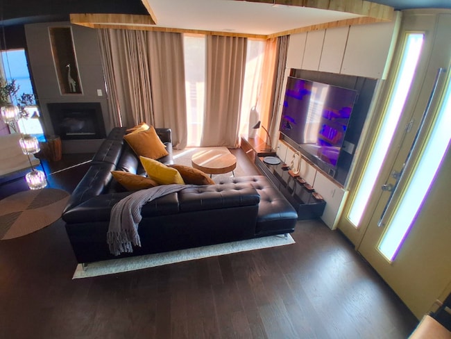 Photo - 603 38th St W