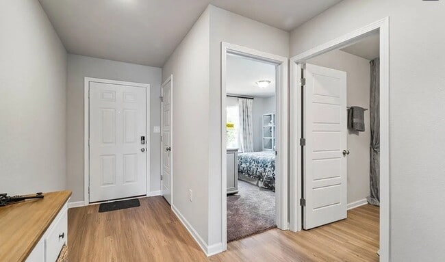 Photo - 10652 Paget Dr W
