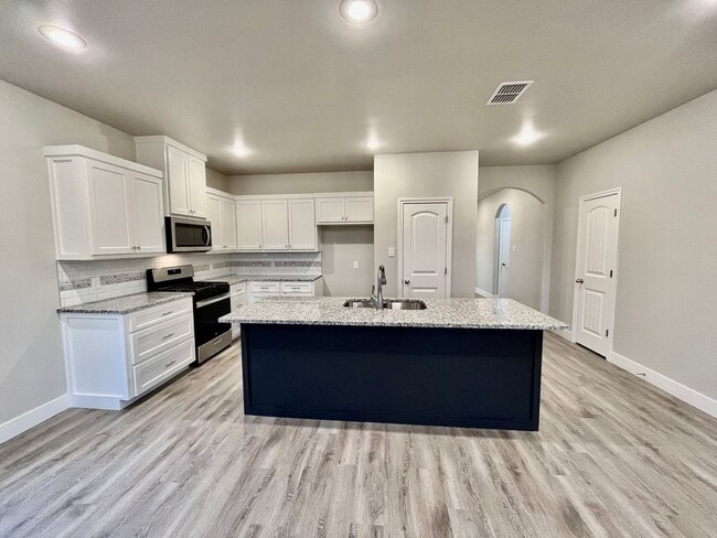 Photo - Pre-Leasing 2026 4bed 2 bath - Frenship ISD