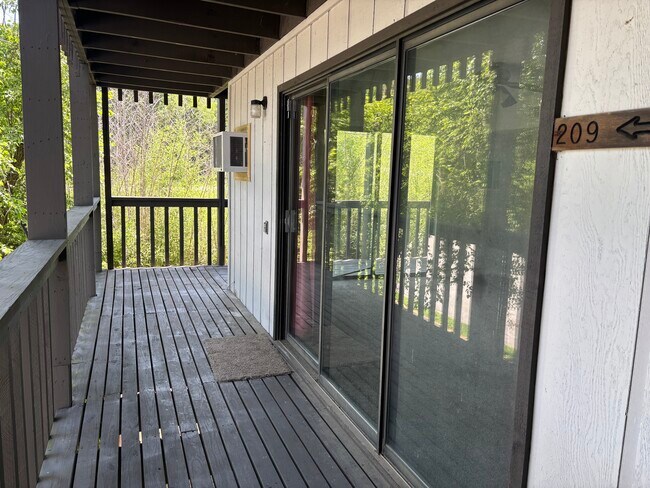 Photo - Hillside Apartments Unidad 209