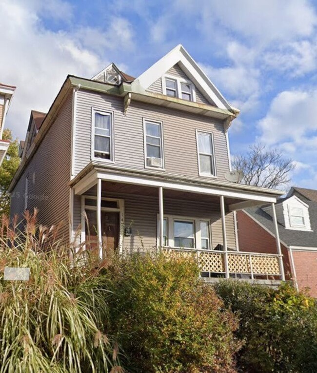 Building Photo - 147 Jucunda St