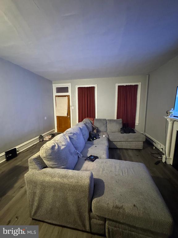 Photo - 533 Buttonwood St