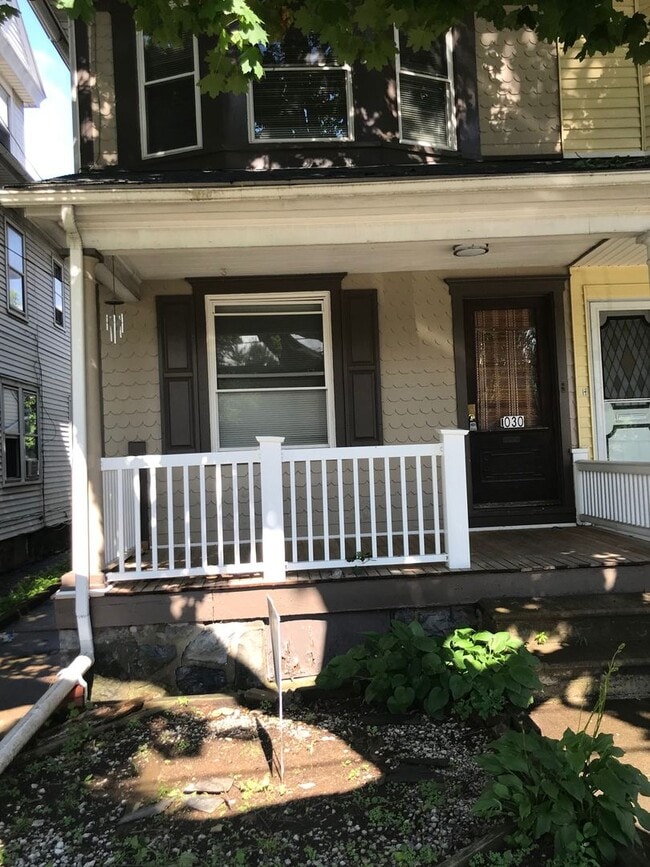 Photo - 1030 Center St Unidad 1030 Center Street - 2nd Floor