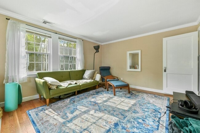 Building Photo - 38 Nathan Rd Unit 4