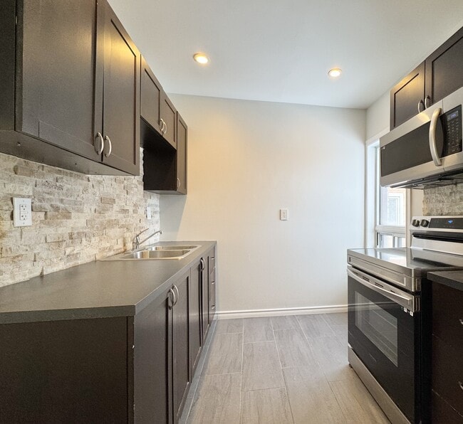 Photo - 97 Garfield Ave S