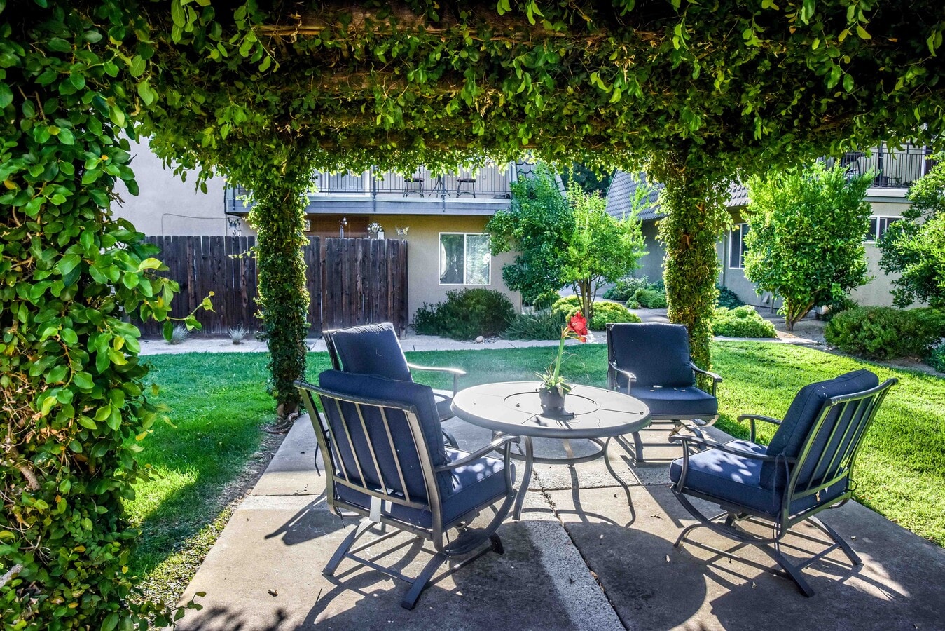 Photo - Laurelwood Apartments