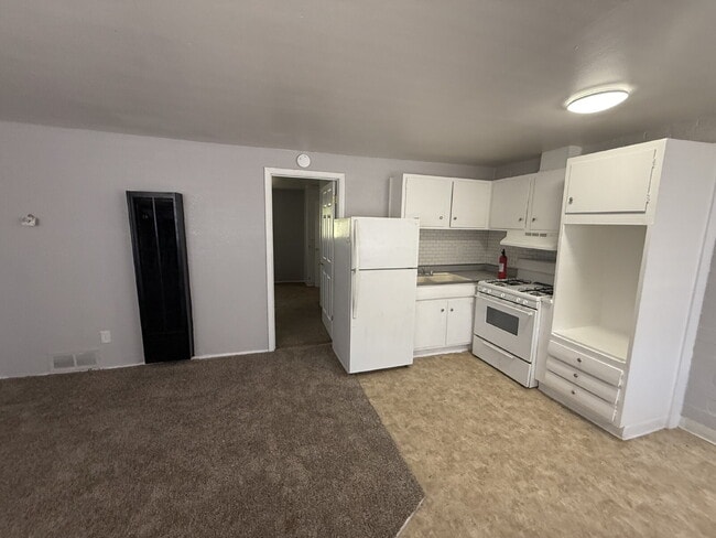 Photo - Fantastic downtown location! 1bd/1ba! Unit 10