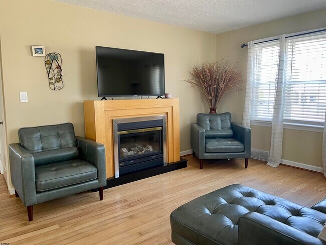 Photo - 108 N Wilson Ave Unit A