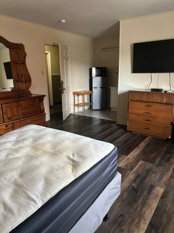 Photo - 1635 Centre Ave