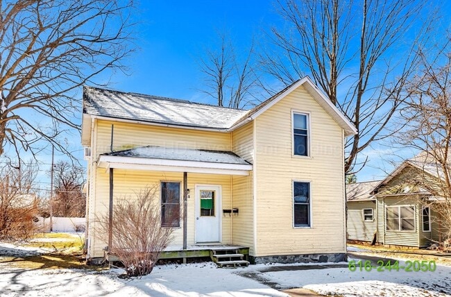 Building Photo - 110 W Elm St Unit 1