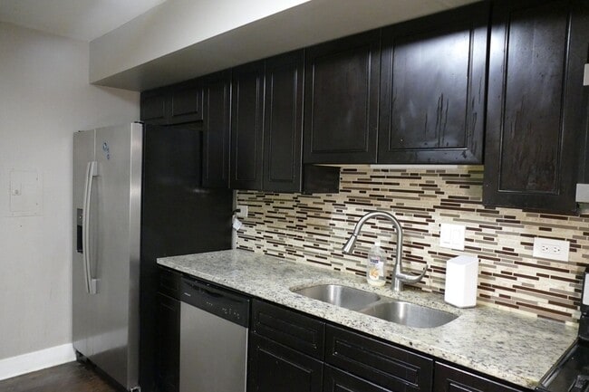 Photo - 7724 Woodward Ave Unidad 14-8G