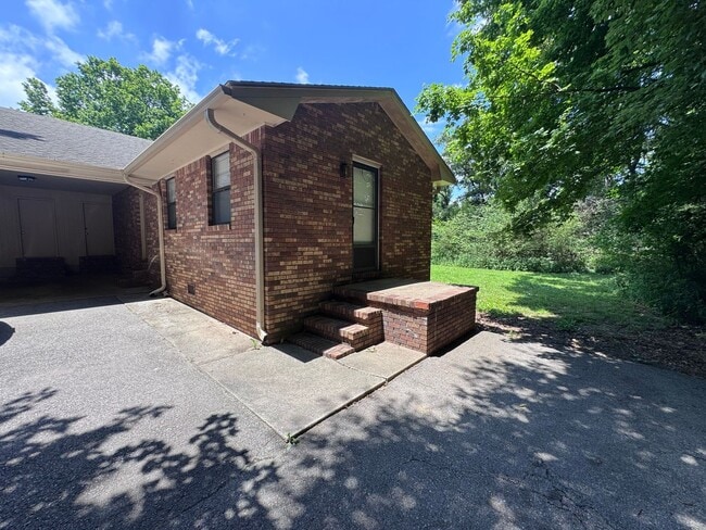 Photo - 1802 1/2  Monroe Street Unidad 1802 1/2 Monroe Street B