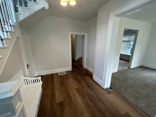 Photo - 803 E Mission Ave Unidad 803