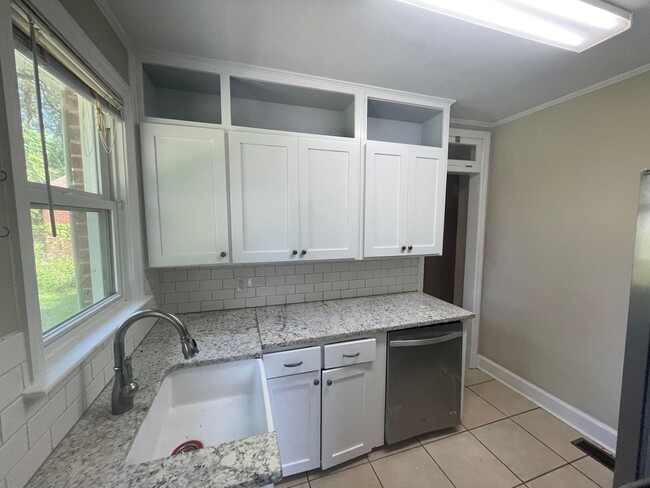 Photo - 2 Bedroom 1 Bath Bungalow in Rosewood