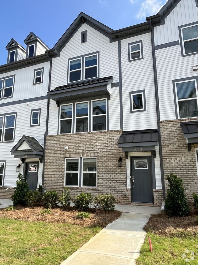 Building Photo - Brand New 4 Bed Townhome in North Charlotte!