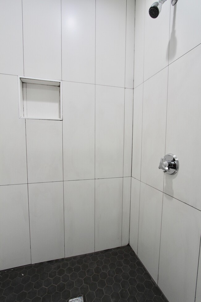 Photo - 18 Hinckley St Unit 2