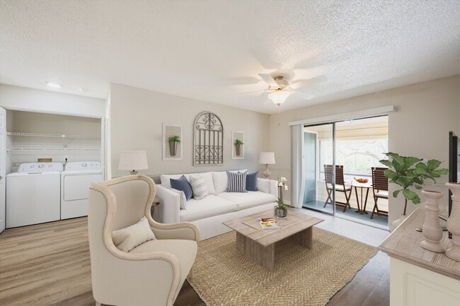 Photo - Lakeside Gardens