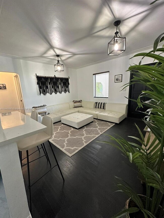 Building Photo - 515 NW 88th St Rental