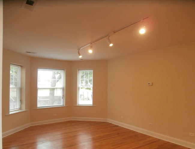 Building Photo - 2508 W North Shore Ave Unit 1