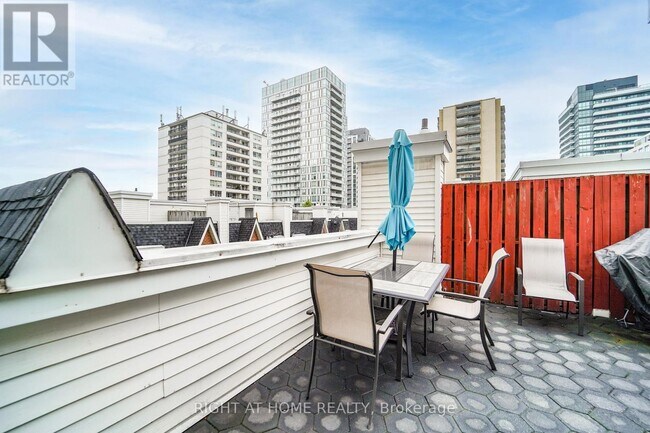 Photo - 108 Redpath Ave