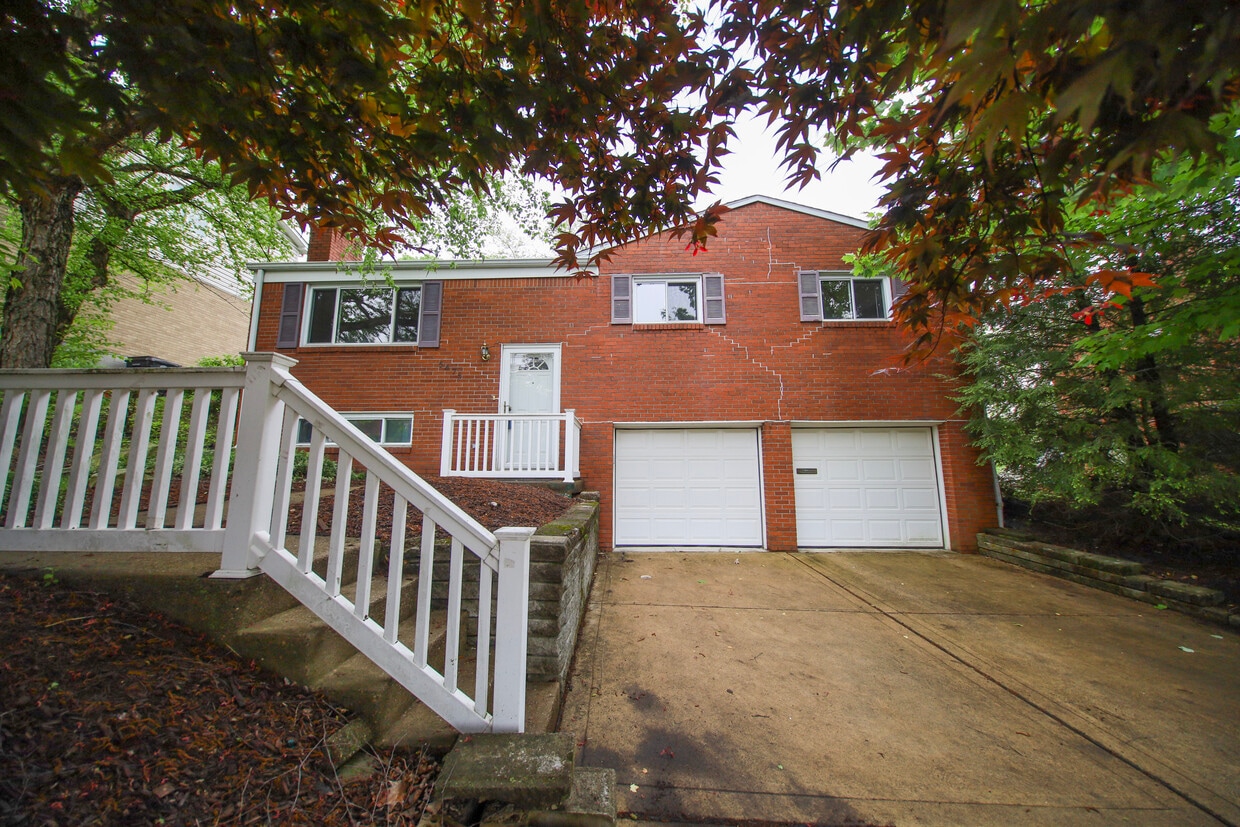 Photo - 5475 California Ave (Bethel Park, PA)