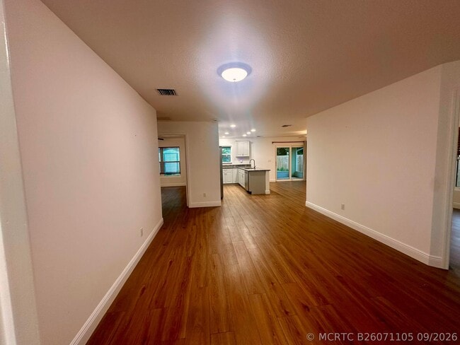 Photo - 827 SE 6th St
