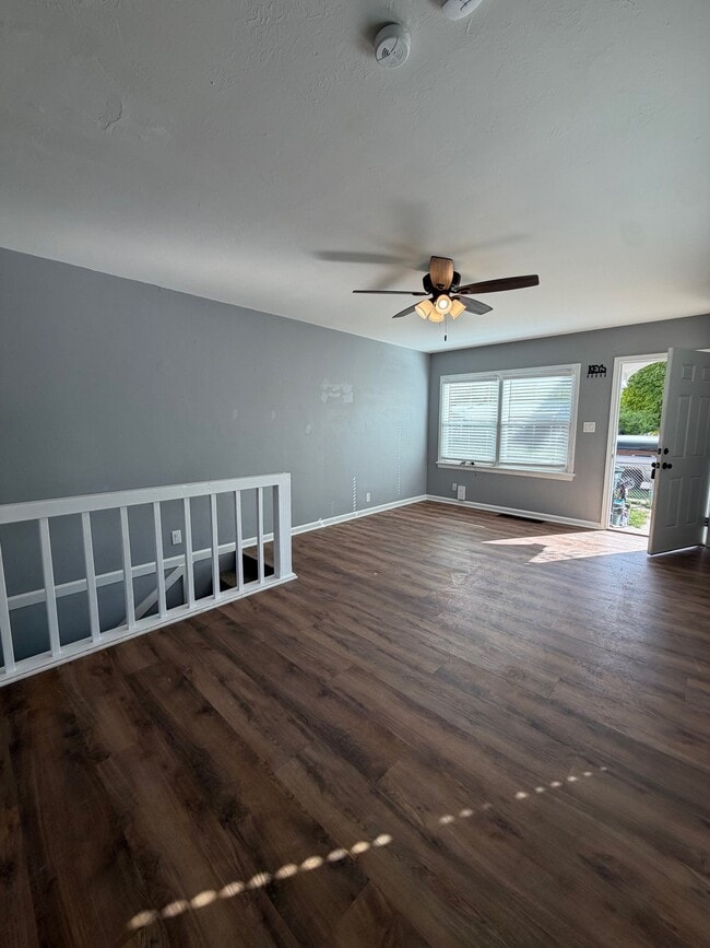 Photo - 644 N 9th Ave