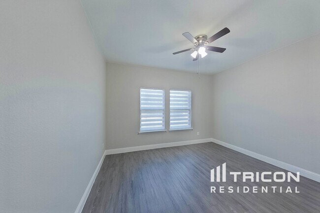 Photo - 1908 Carrington Dr