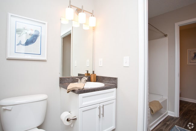 3BR, 2BA - 1,230 SF