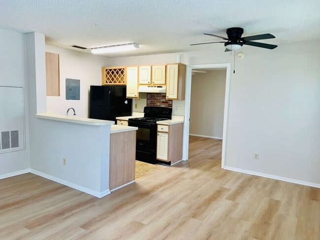 Photo - 2585 Grassy Point Dr