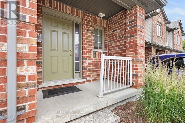 Photo - 600 Hyde Park Rd