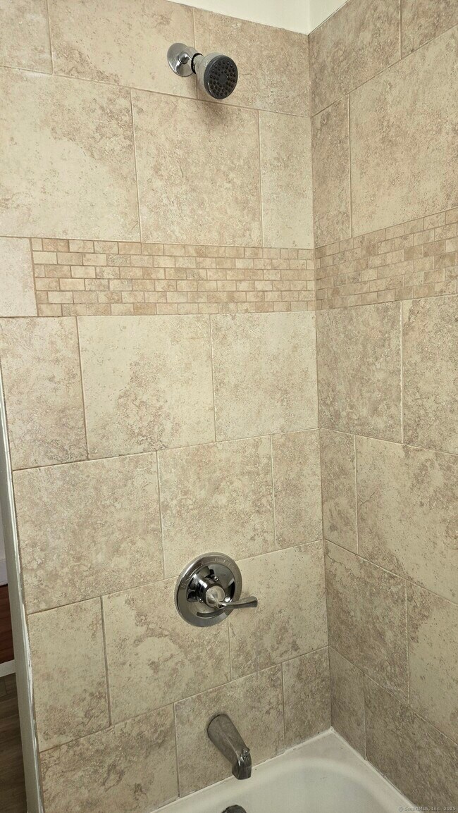 Photo - 47 Dickerman St Unidad 1